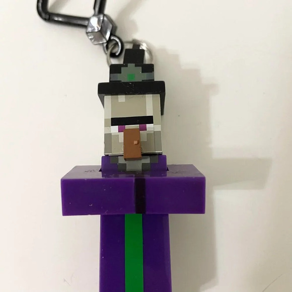 Minecraft Witch Keychain Hanger and Mini Figure Alex with Boat - Picture 6 of 15
